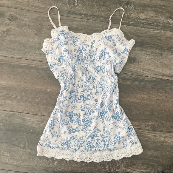 Aeropostale Tops - Aeropostale Cotton Floral Lace Trim Cami Top
